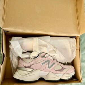 Never warn women’s New balance 9060s shoes